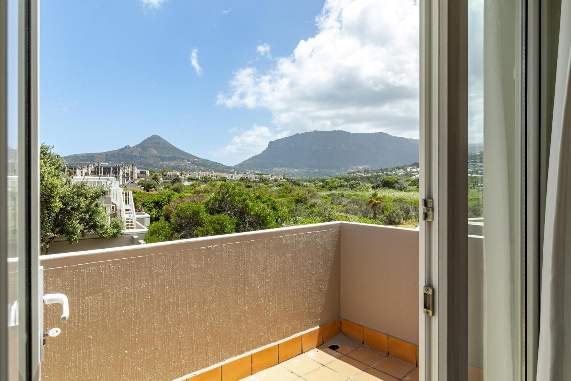 Beachfront Villa Sea Breeze Hout Bay Cape Town Exterior photo